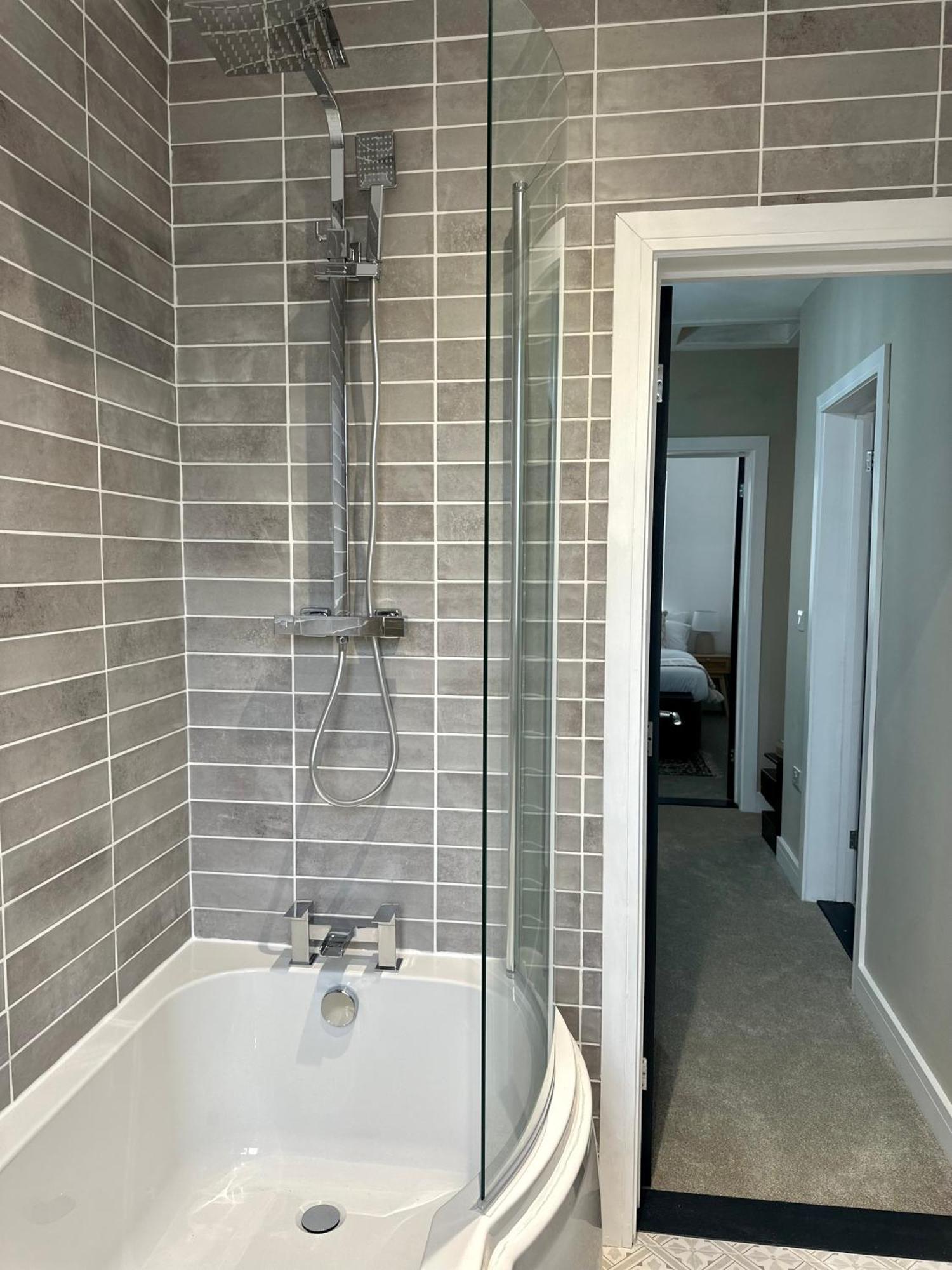 Clover Lodge Portsmouth Luxury Home With Off Road Free Parking Extérieur photo